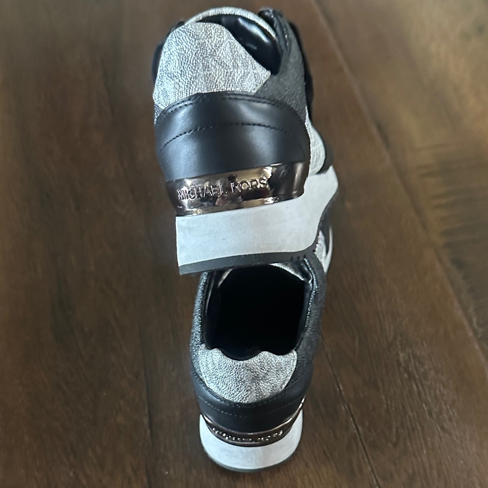 Women’s Michael Kors Black and Silver Logo Panel Sneakers Size:6.5 - Picture 16 of 16